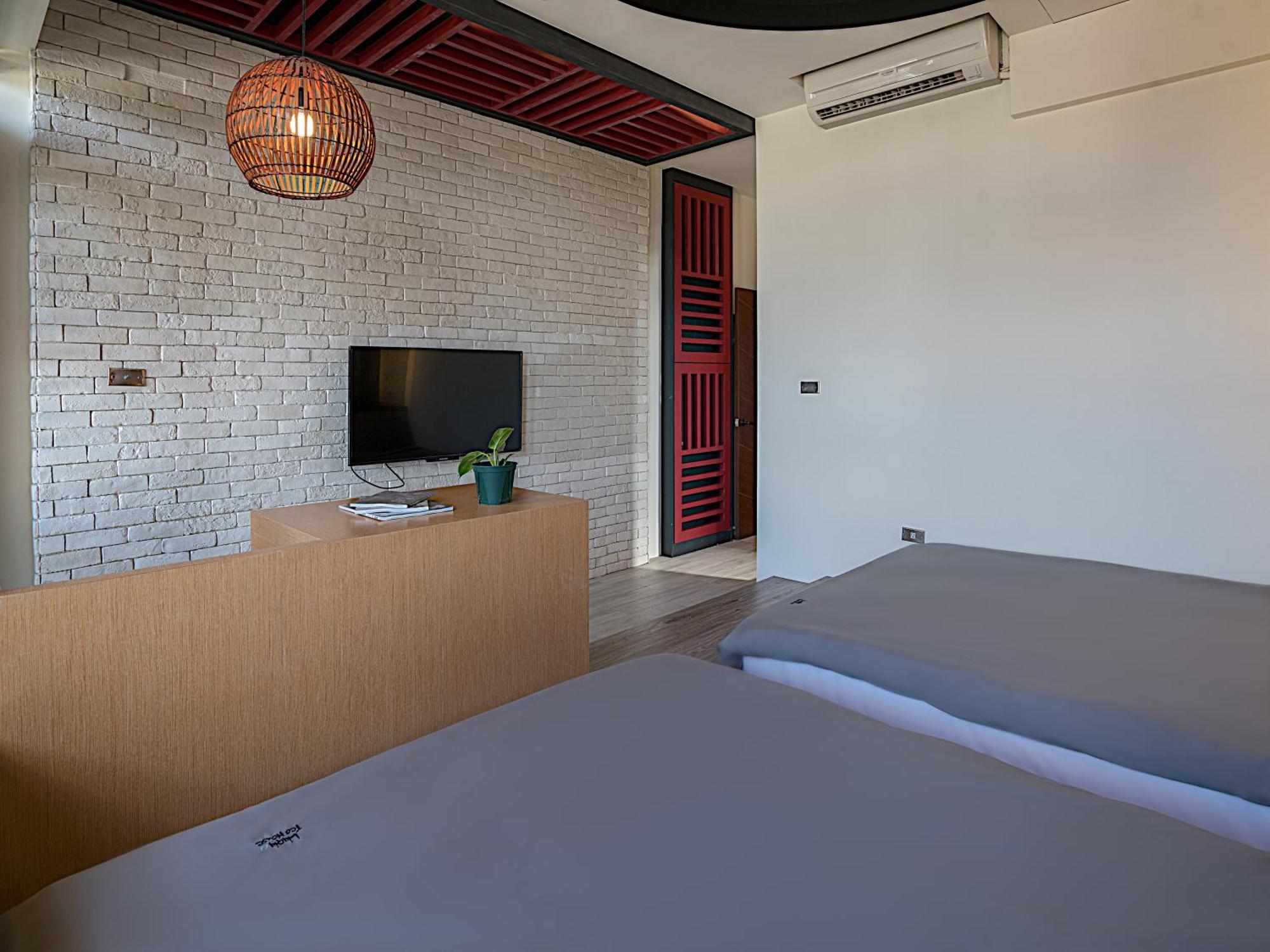 琉球茶室 現代館 Bed and Breakfast Xiaoliuqiu Eksteriør billede